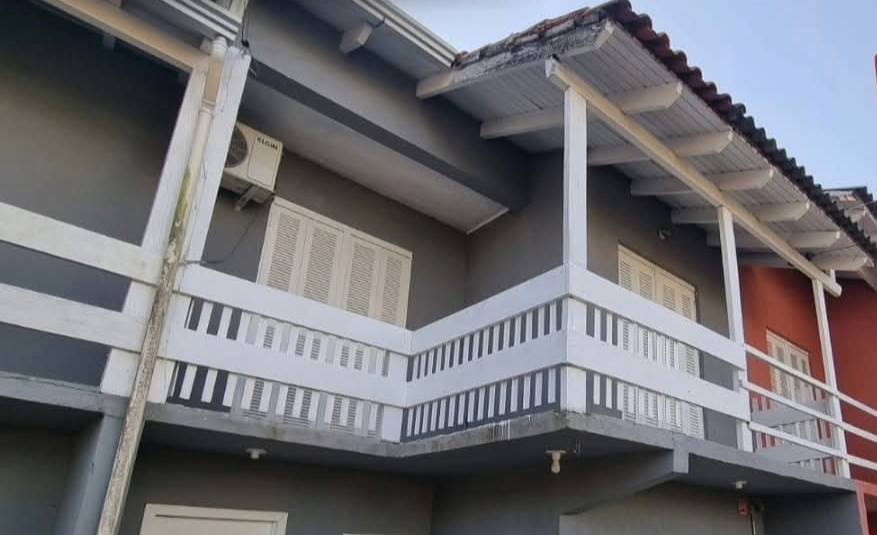Apartamento semimobiliado no Centro de Guaíba 