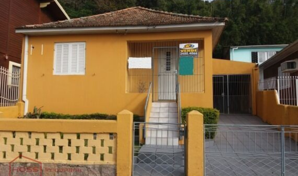 Casa bem localizada no centro de Guaíba