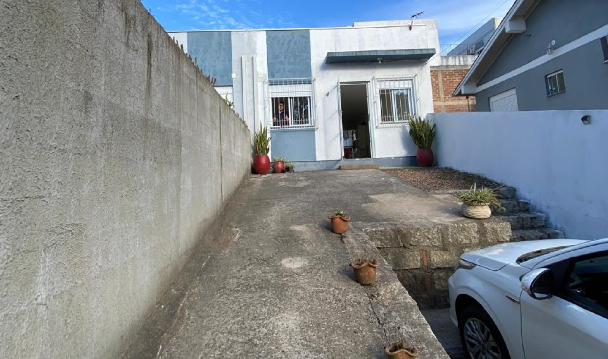 Ótima Casa para locação e venda localizada na Colina