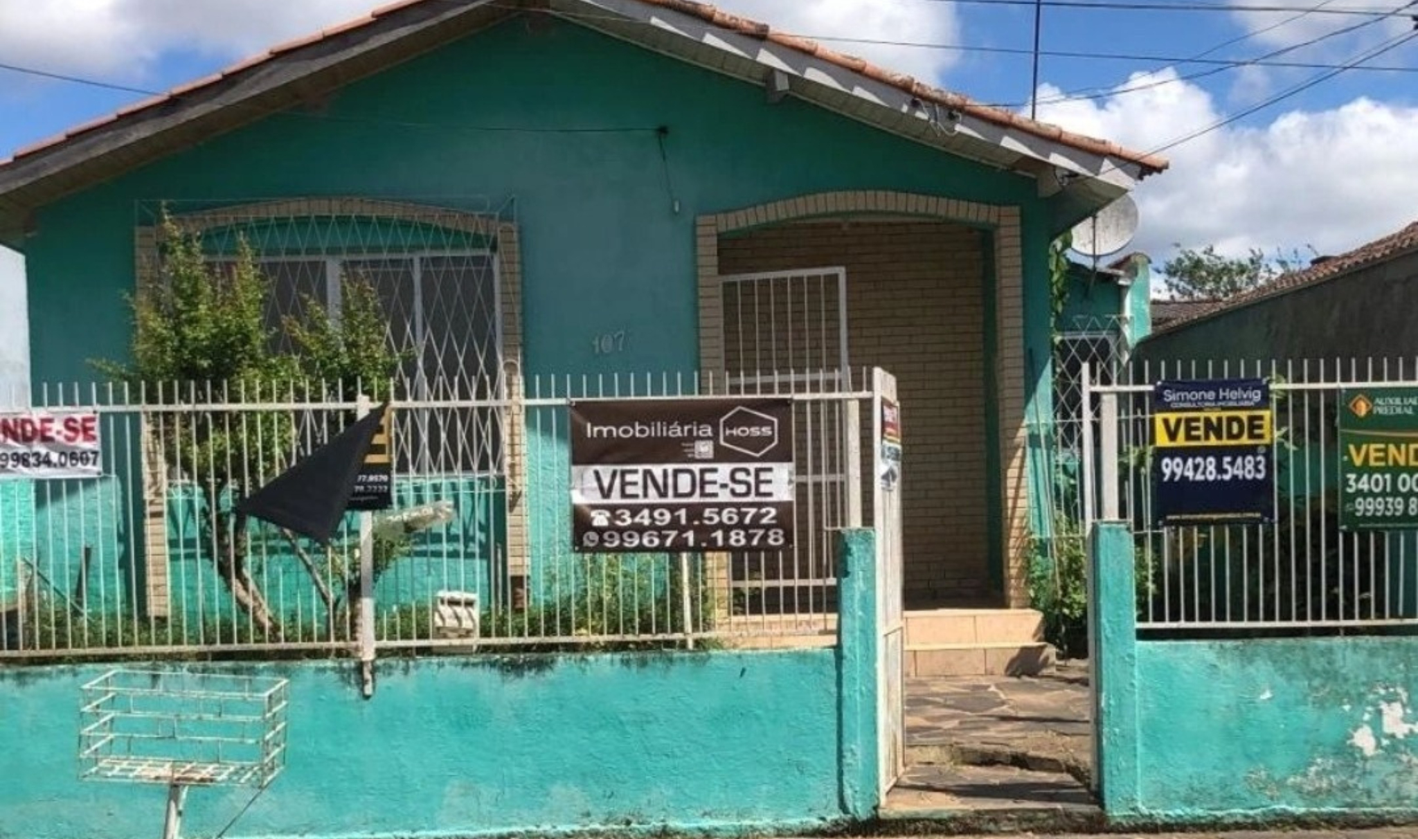 Casa a venda na Rua Assis Pereira 